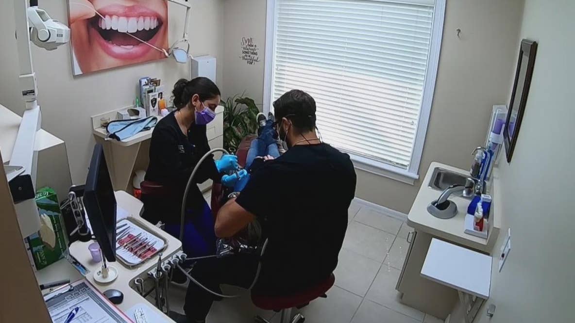 Dentist teaches kids about god dental hygiene